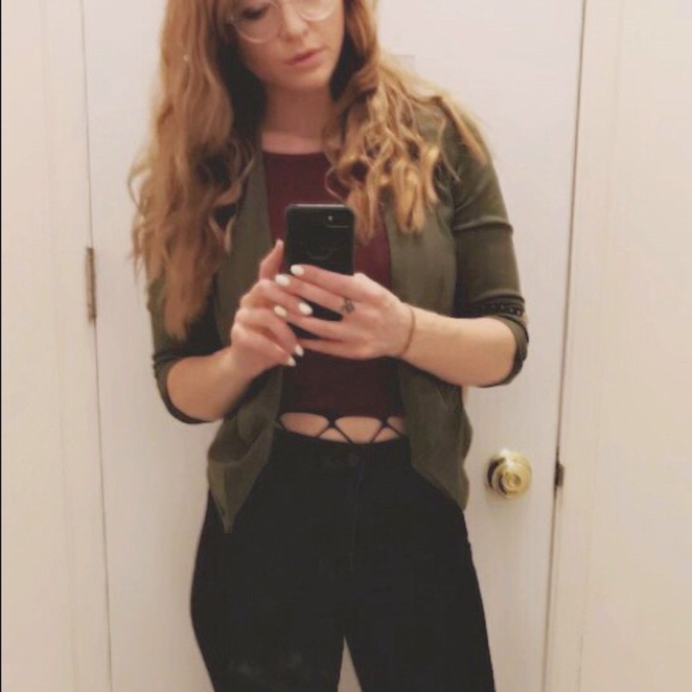 Blazer - Picture 4 of 4